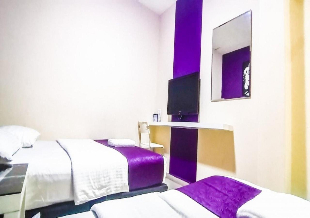 Biz Hotel Batu Pahat Exterior photo